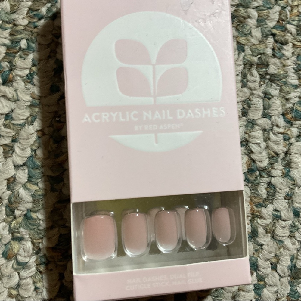 Red Aspen Acrylic Nail Dashes